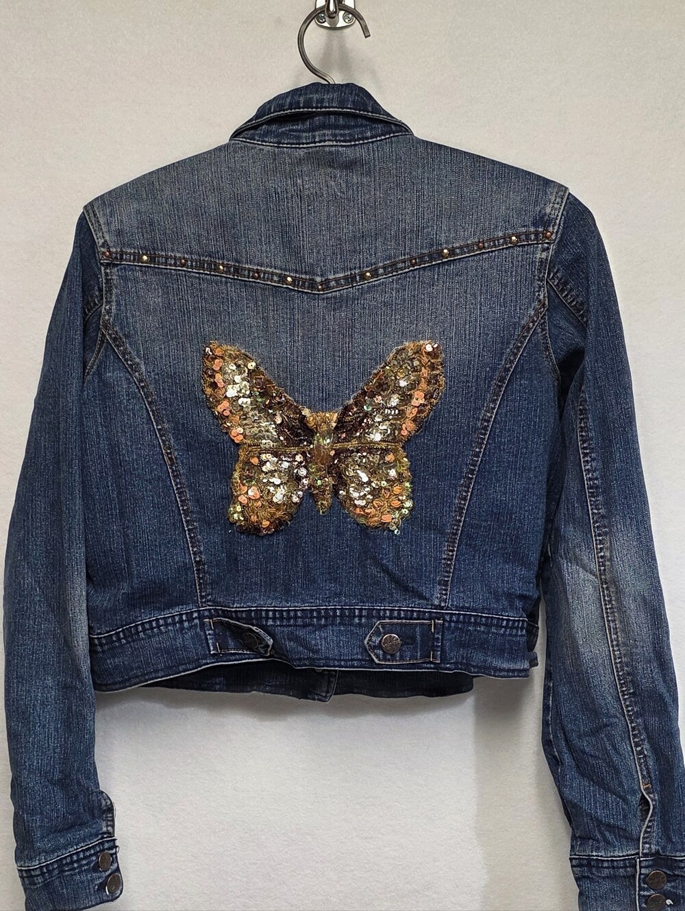 Younique Vintage Upcycled Womens Size Large Cropped Denim Trucker Jacket